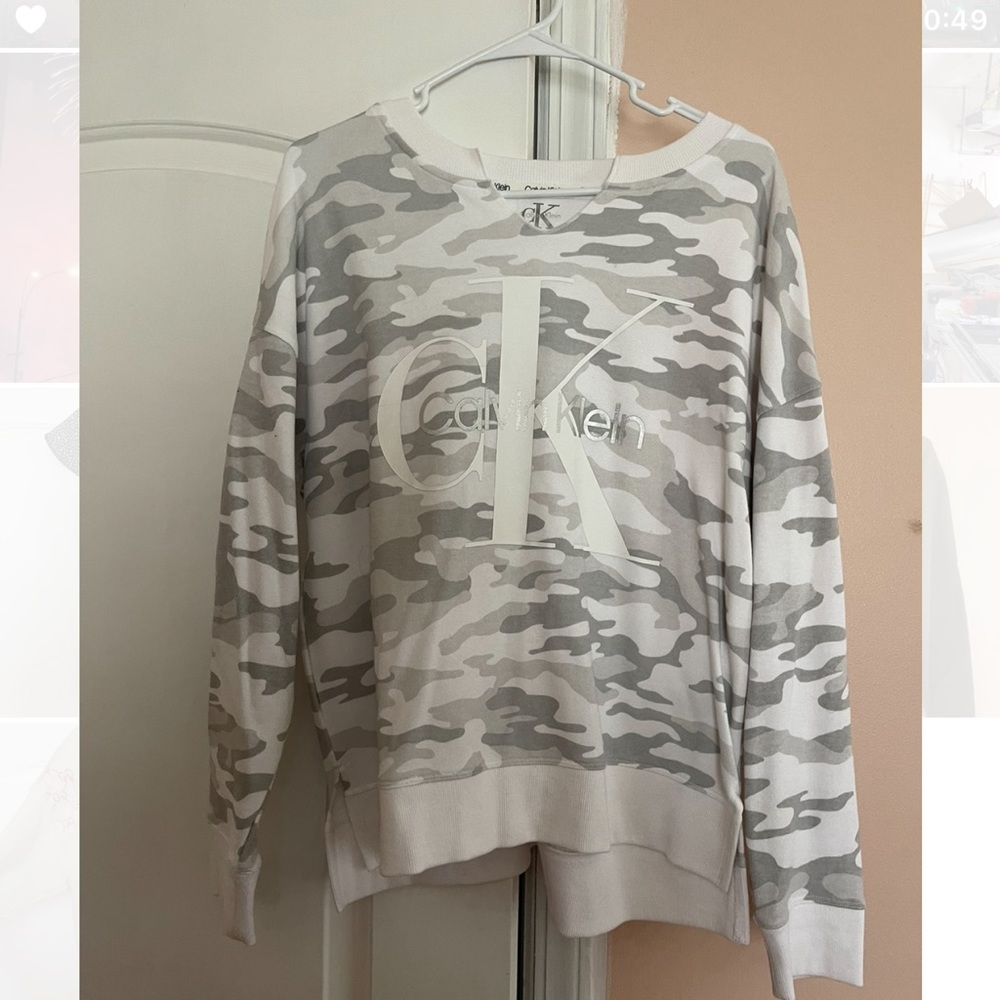 Calvin Klein sweatshirt